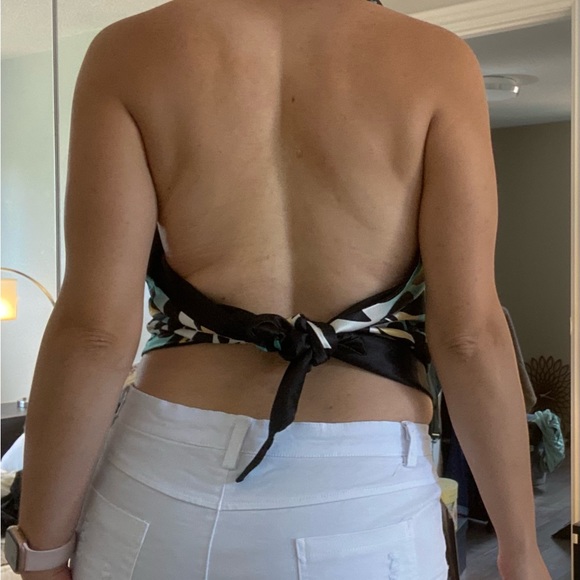 Le Chateau Leopard Print Halter Top (ties in the back) - Picture 5 of 7